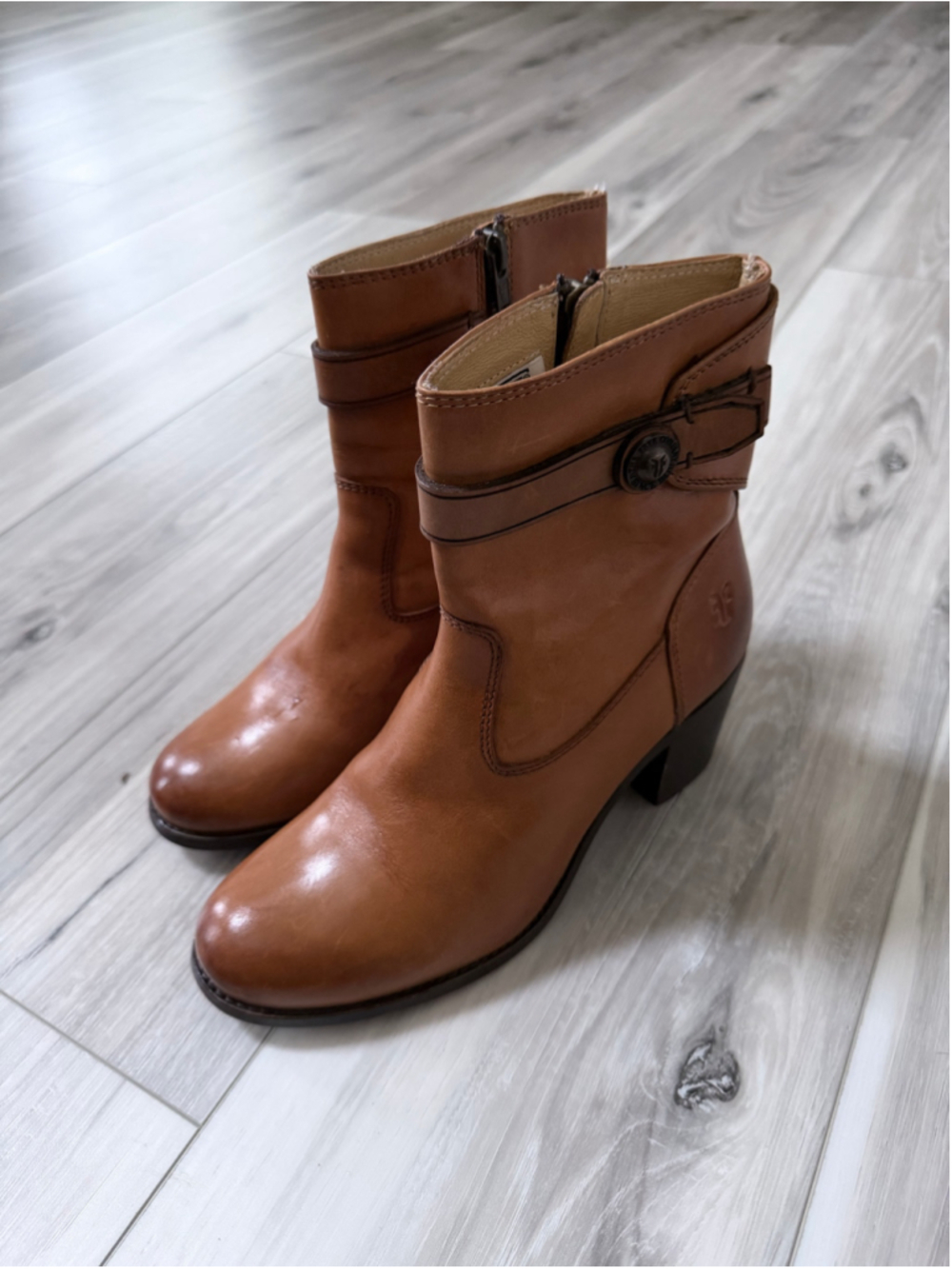 Frye Malorie Button Short Boots Women's 7B Tan Leather Side Zip Ankle Booties